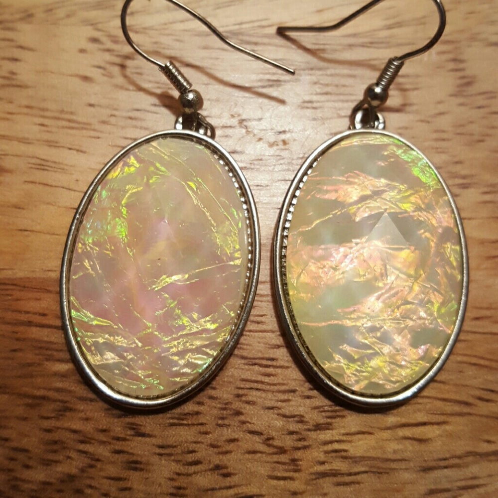 Opalescent oval earrings