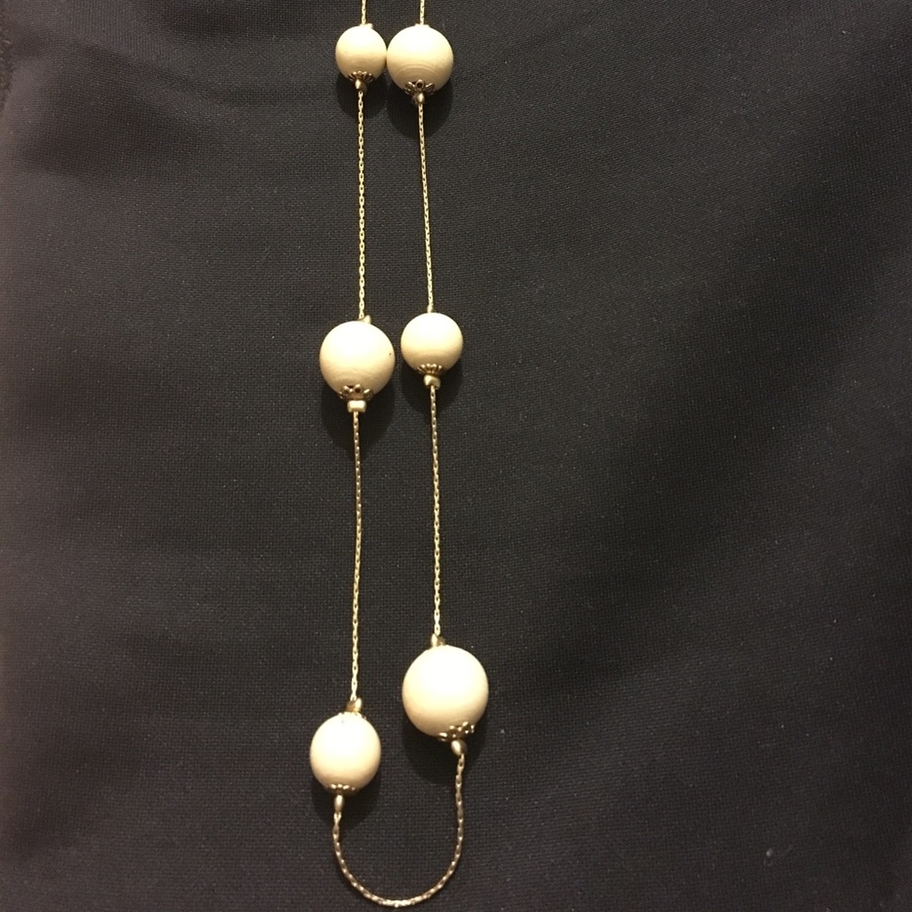 SOLD** Long necklace super cute