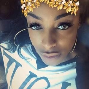 Meet your Posher, Ebony