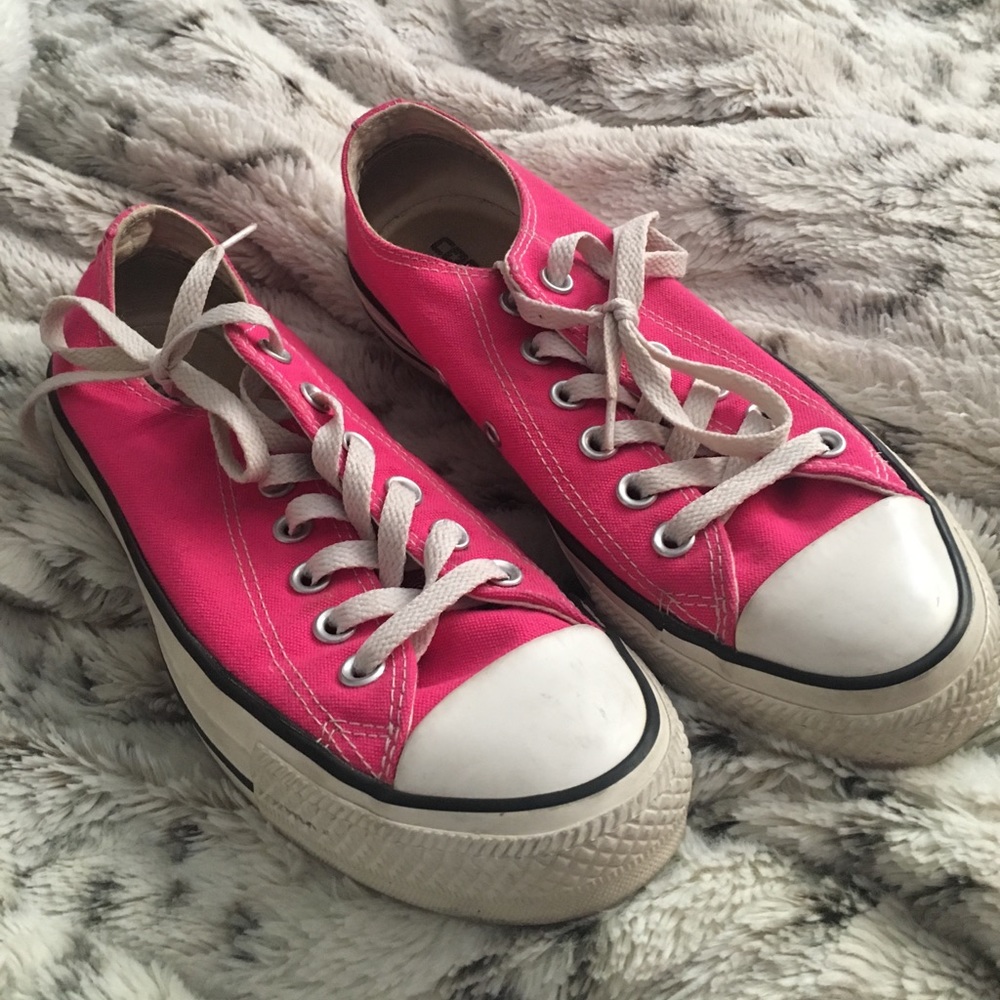 Pink converse