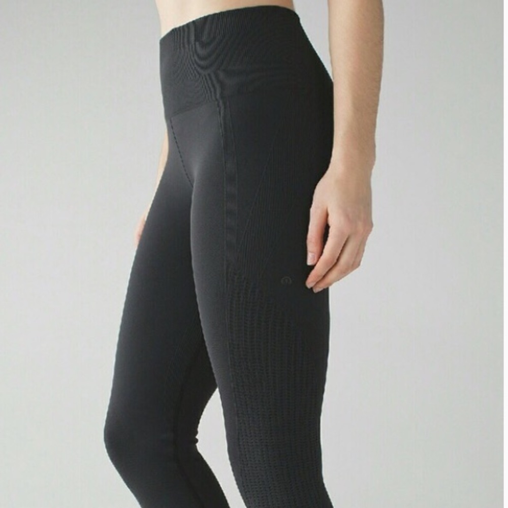 🍋NWT Lululemon🍋Flow & Go Capri