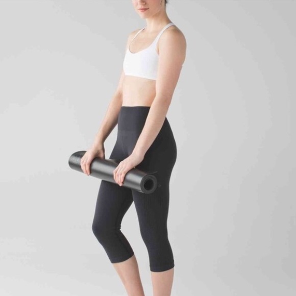 🍋NWT Lululemon🍋Flow & Go Capri - Picture 6 of 6