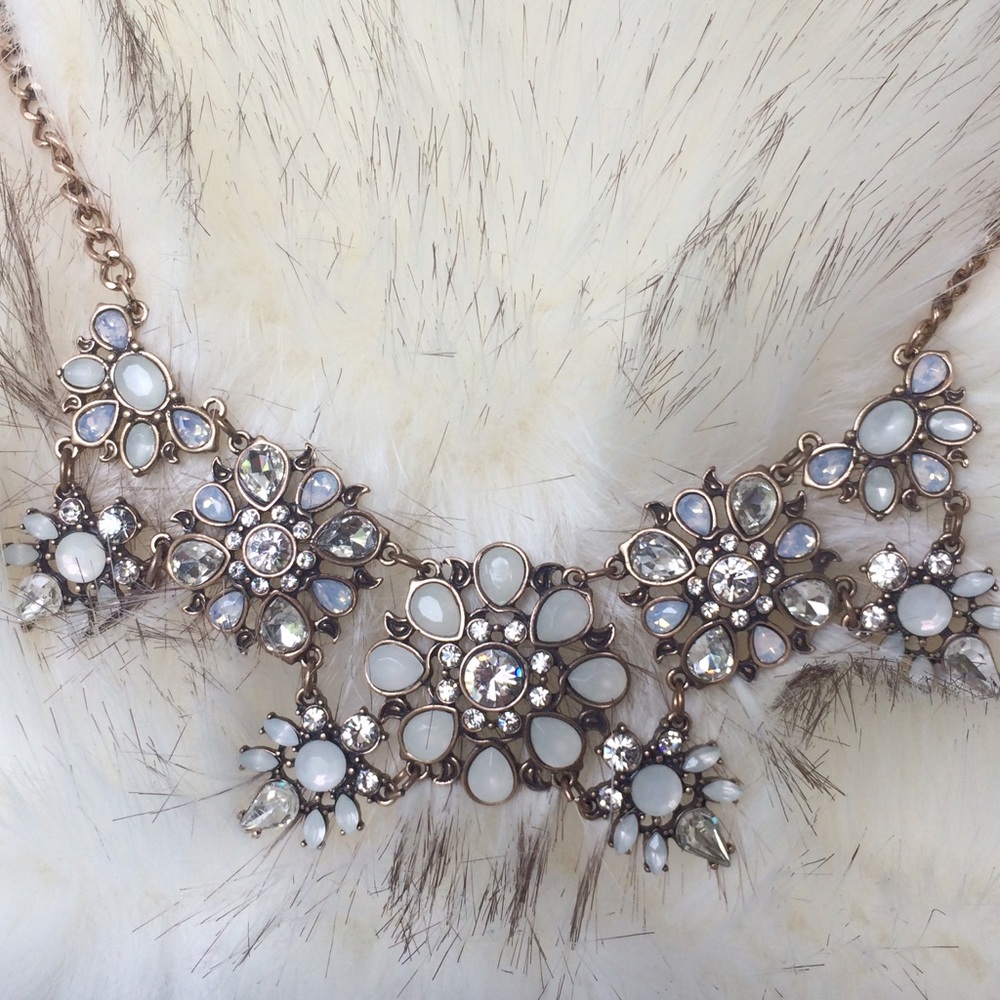 Opalescent statement necklace