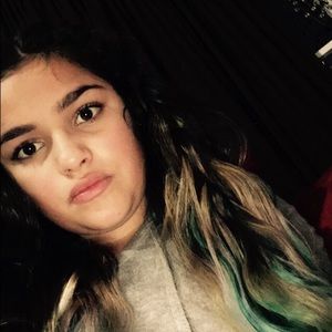 Meet your Posher, Chloe