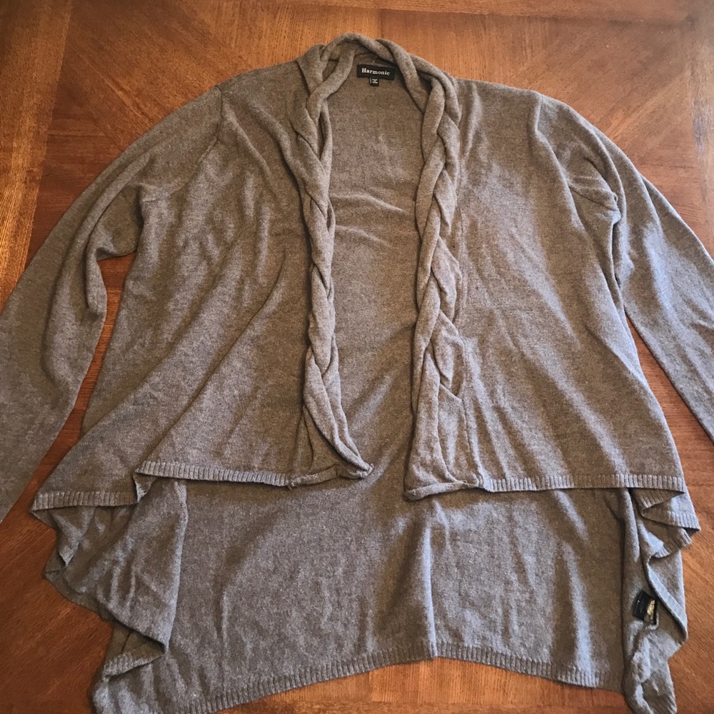 Light brown cardigan with braided fabric