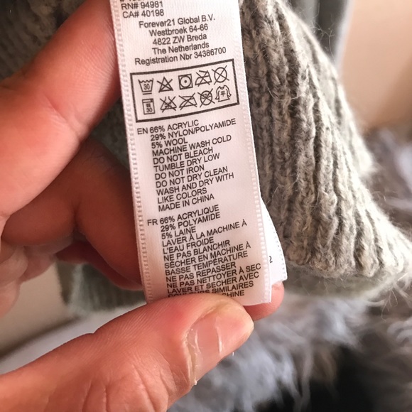 Forever 21 sweater - Picture 4 of 4