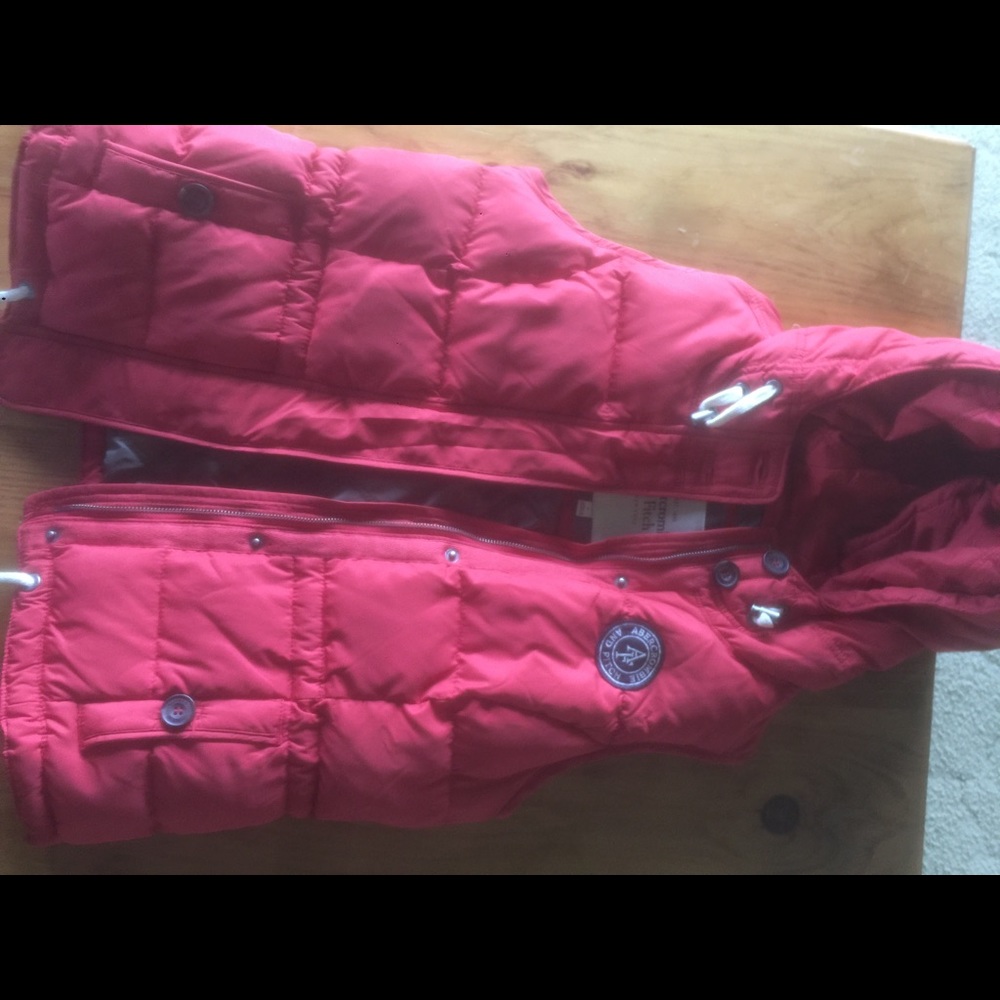 Abercrombie & Fitch puffer vest w/ hood