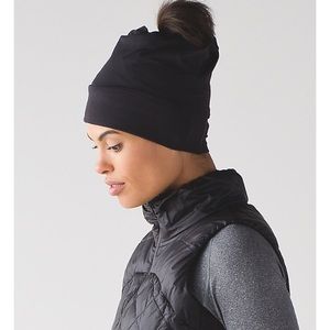 NWT Lululemon Grey & Black Top Knot Toque