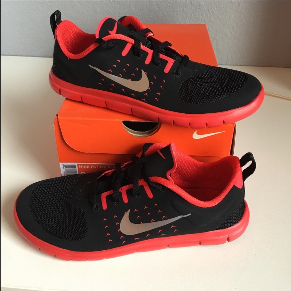 Boys NIKE sneakers black and red size 1