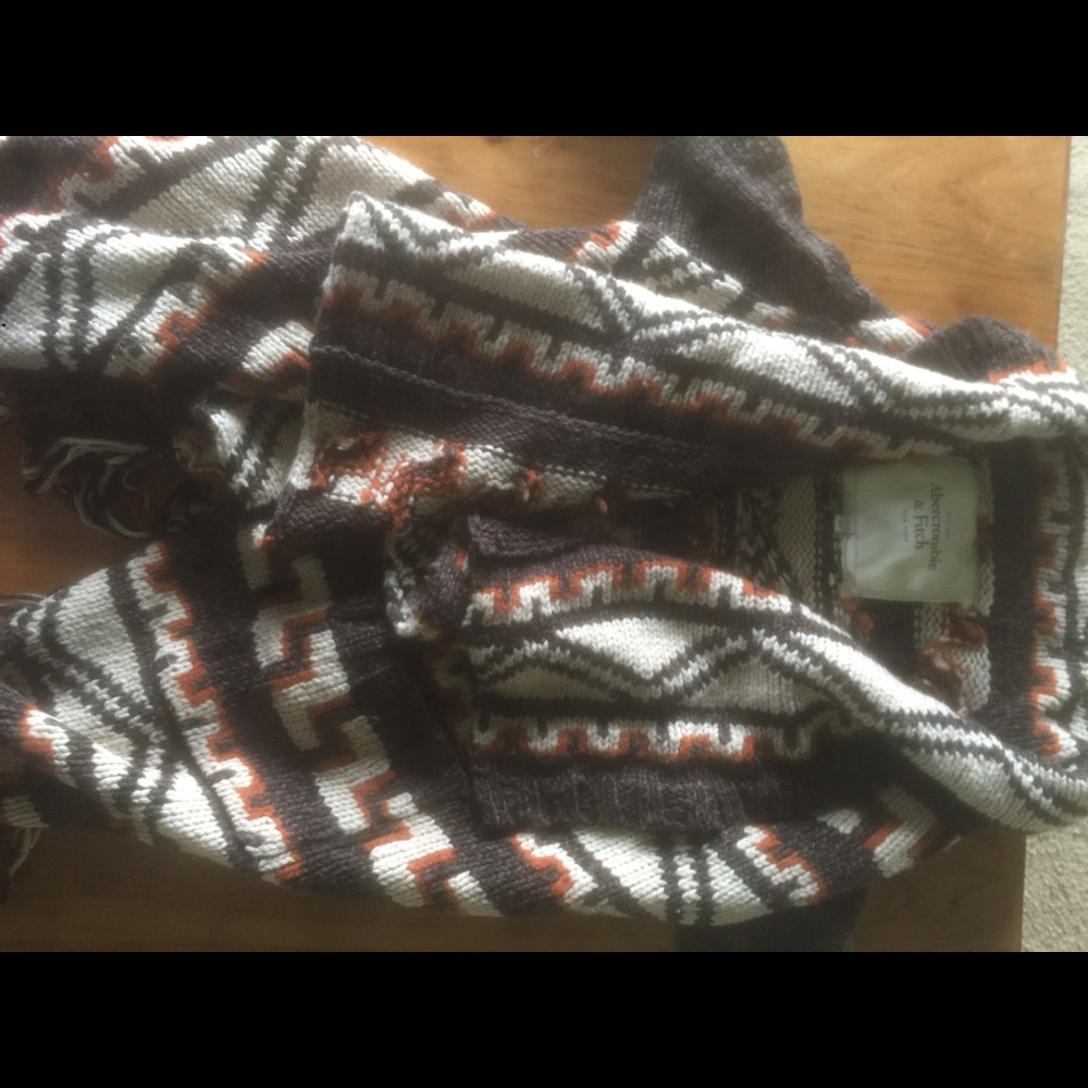 Abercrombie & Fitch sweater