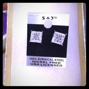 Cubic zirconia square earrings