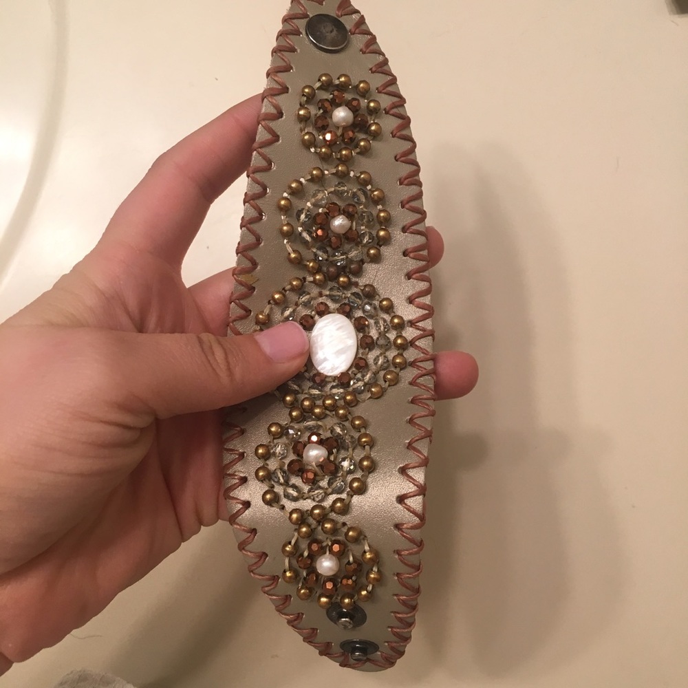 Cuff - Picture 2 of 4