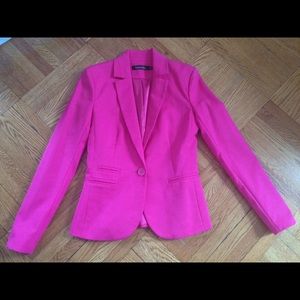 Women pink buttoned blazer