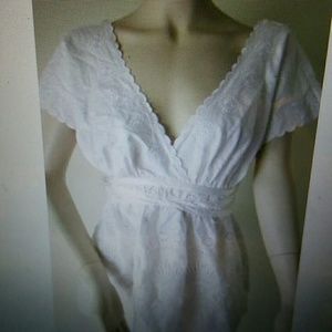 New bebe embroidered wrap waist v neck top size M