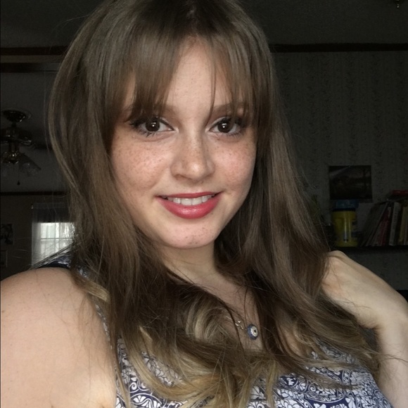 Meet your Posher, Erika - Picture 1 of 1