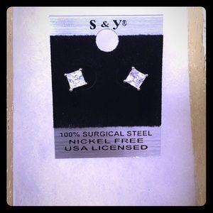 Cubic zirconia small studs
