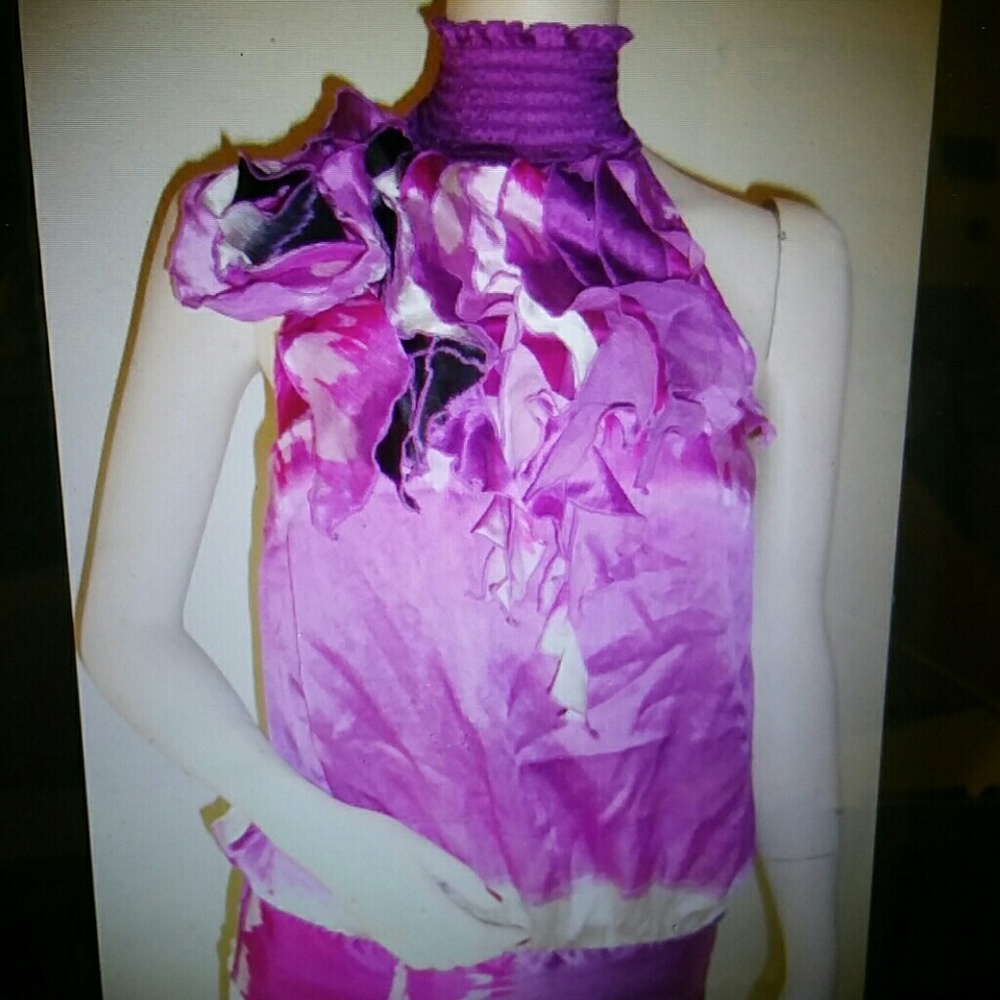 New bebe ruffle halter trim top