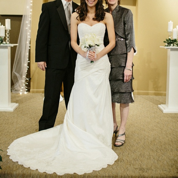 Mori Lee Design Wedding gown - Picture 6 of 7