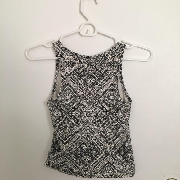 Patterned Black & White Crop Top - Picture 2 of 2