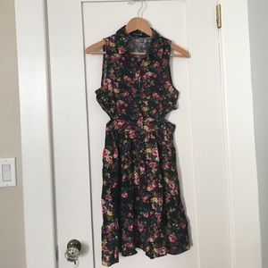 Forever 21 Cutout Floral Dress
