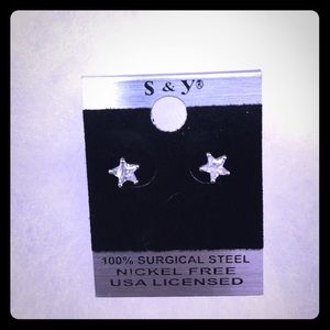 Adorable star shaped earrings