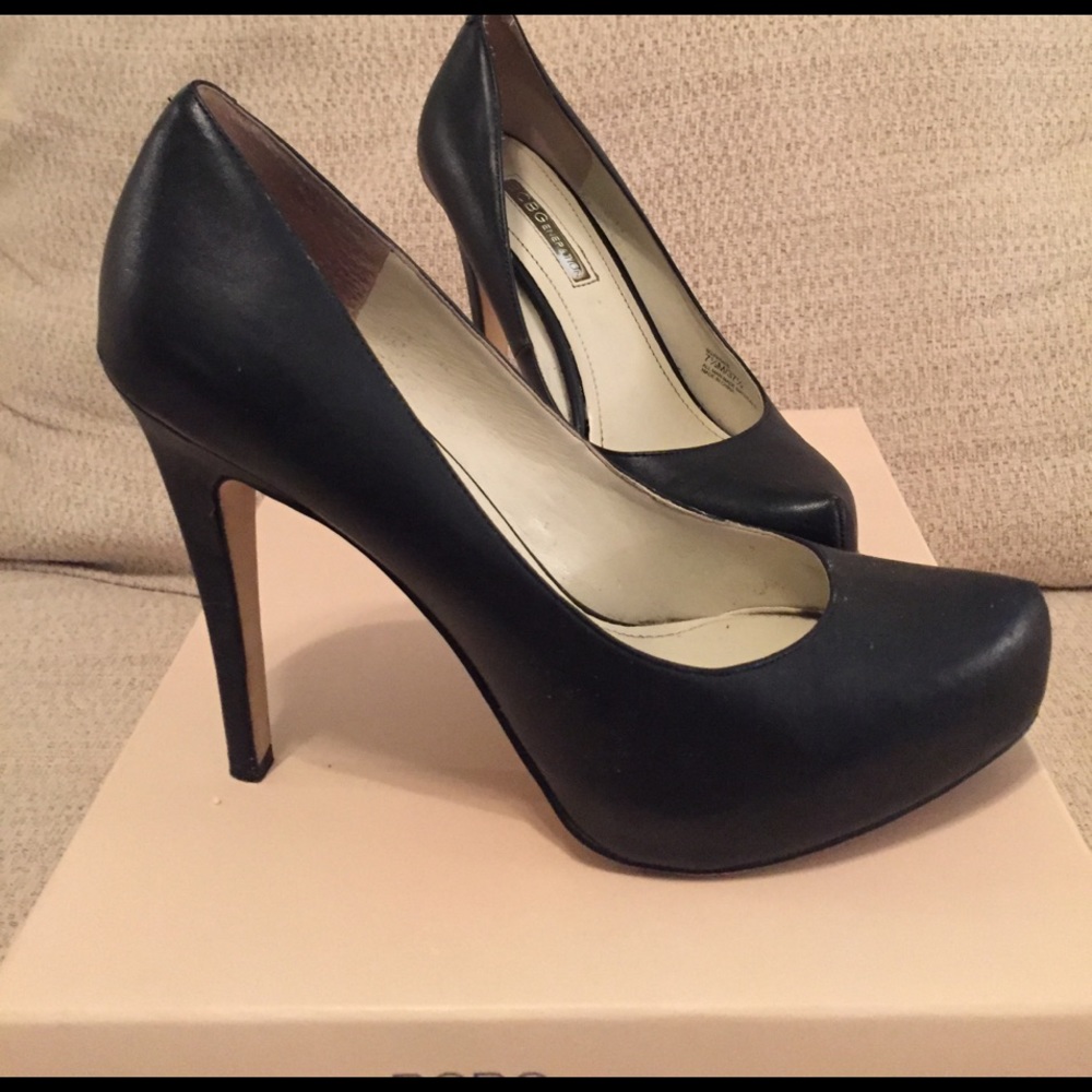 BCBGeneration Parade Black Leather Pump - 7.5