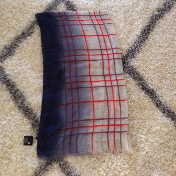 🔥🔥🔥NWT Nordstroms Scarf! 💋🔥🔥🔥 - Picture 6 of 7