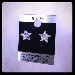 Lrg Star earrings