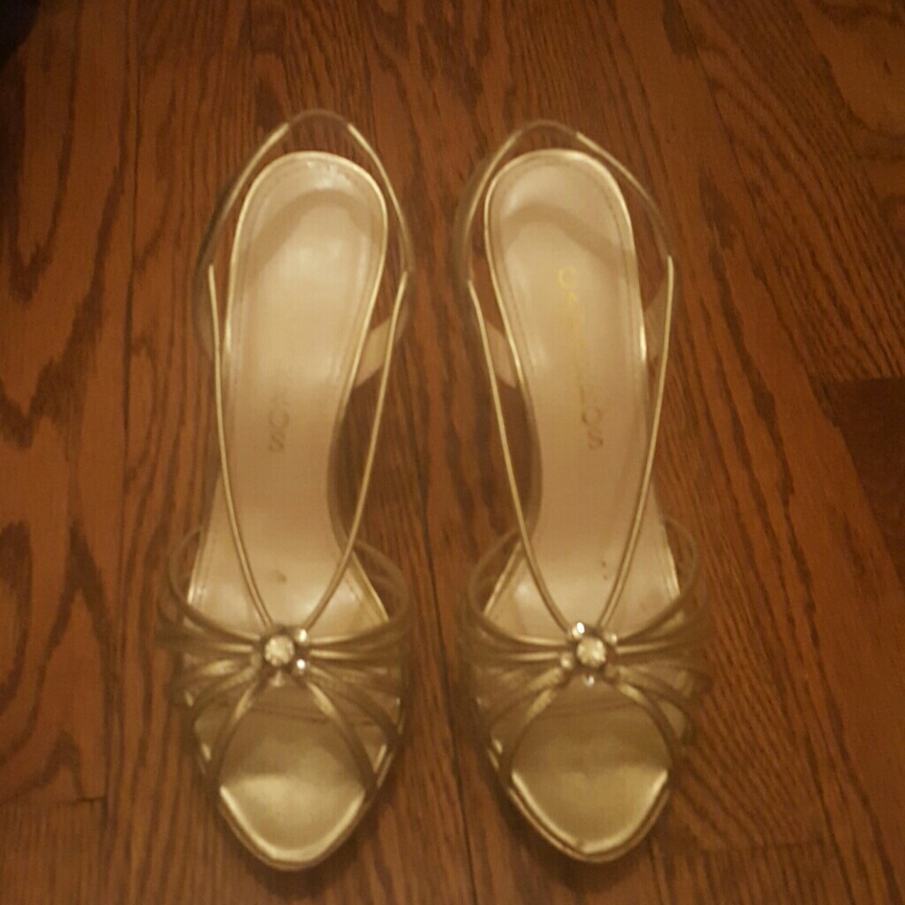 Slingback pumps.Great for upcoming prom season.