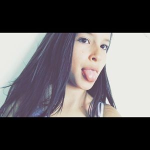 Meet your Posher, Valeria