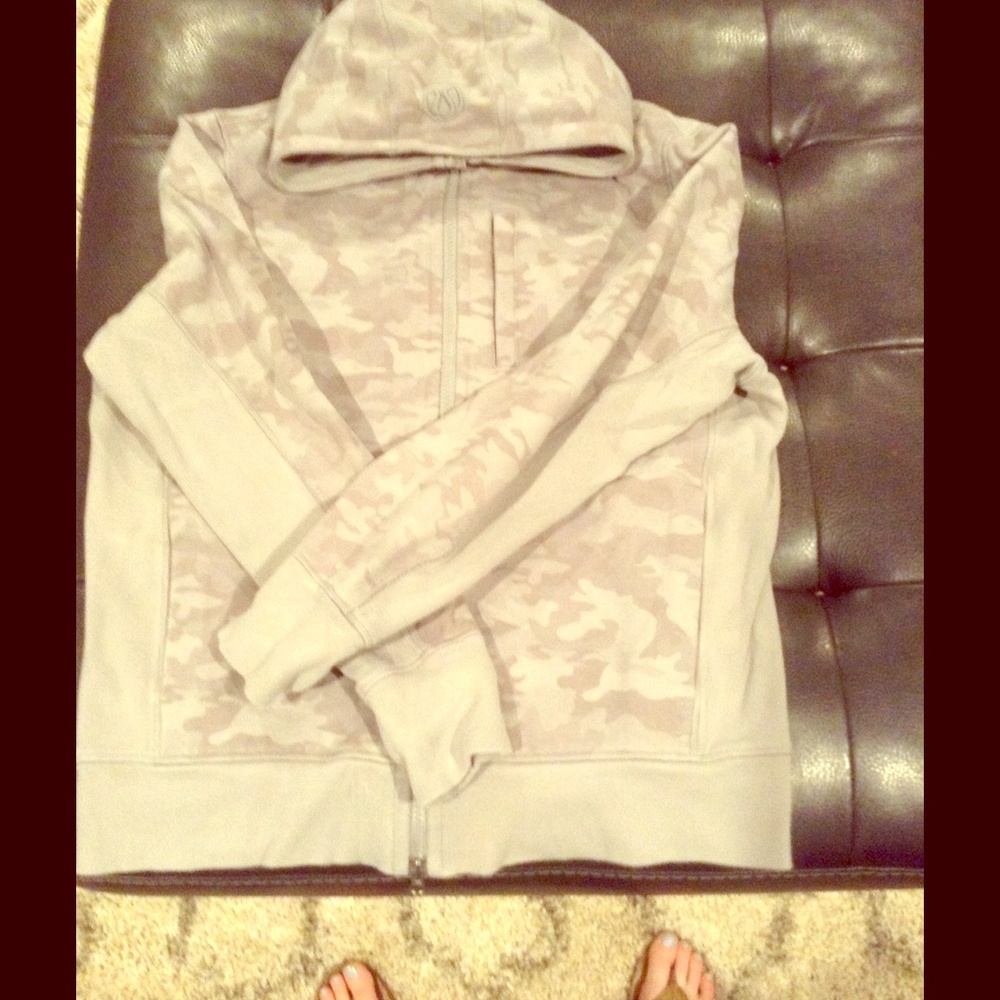 Lululemon men's best coast hoodie, only worn once!
