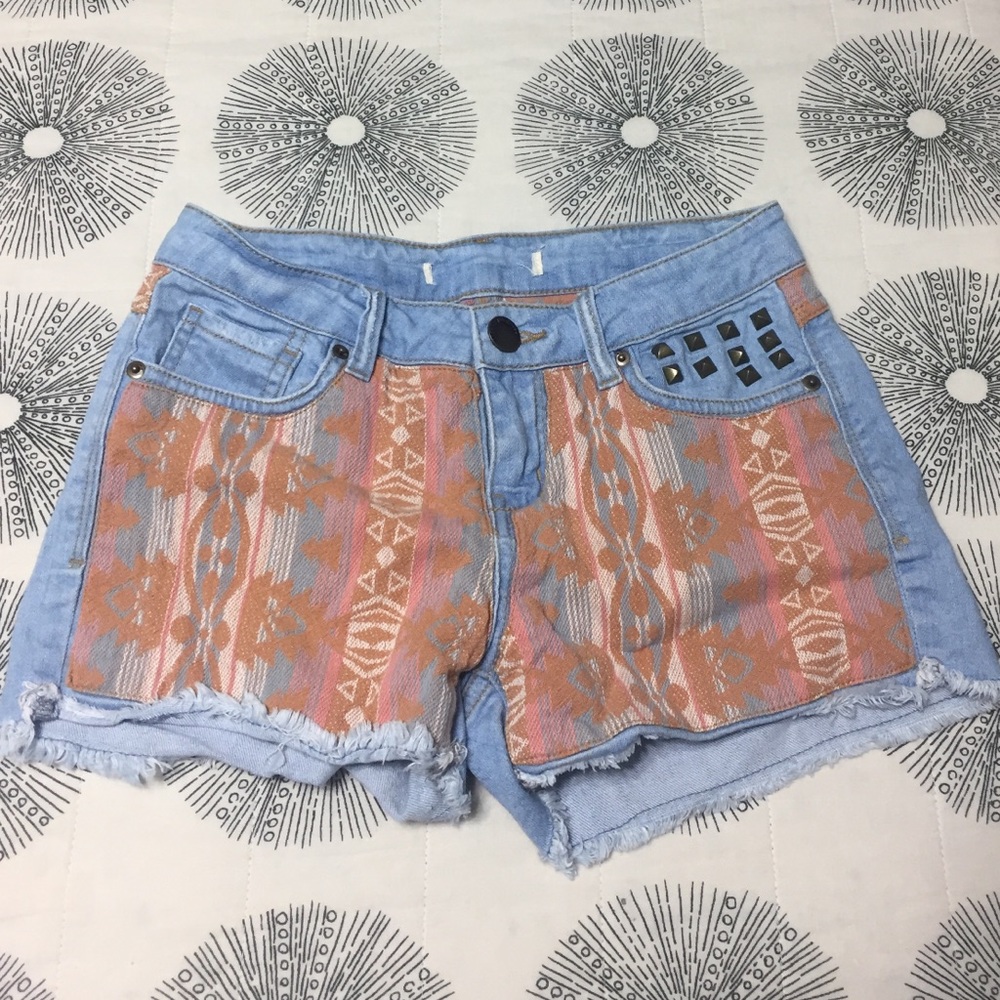 Tribal Print Size 25 Forever21 Denim Stud Shorts