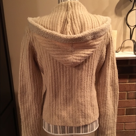 💥Make Me An Offer💥 Wet Seal Sweater Coat - Picture 2 of 5