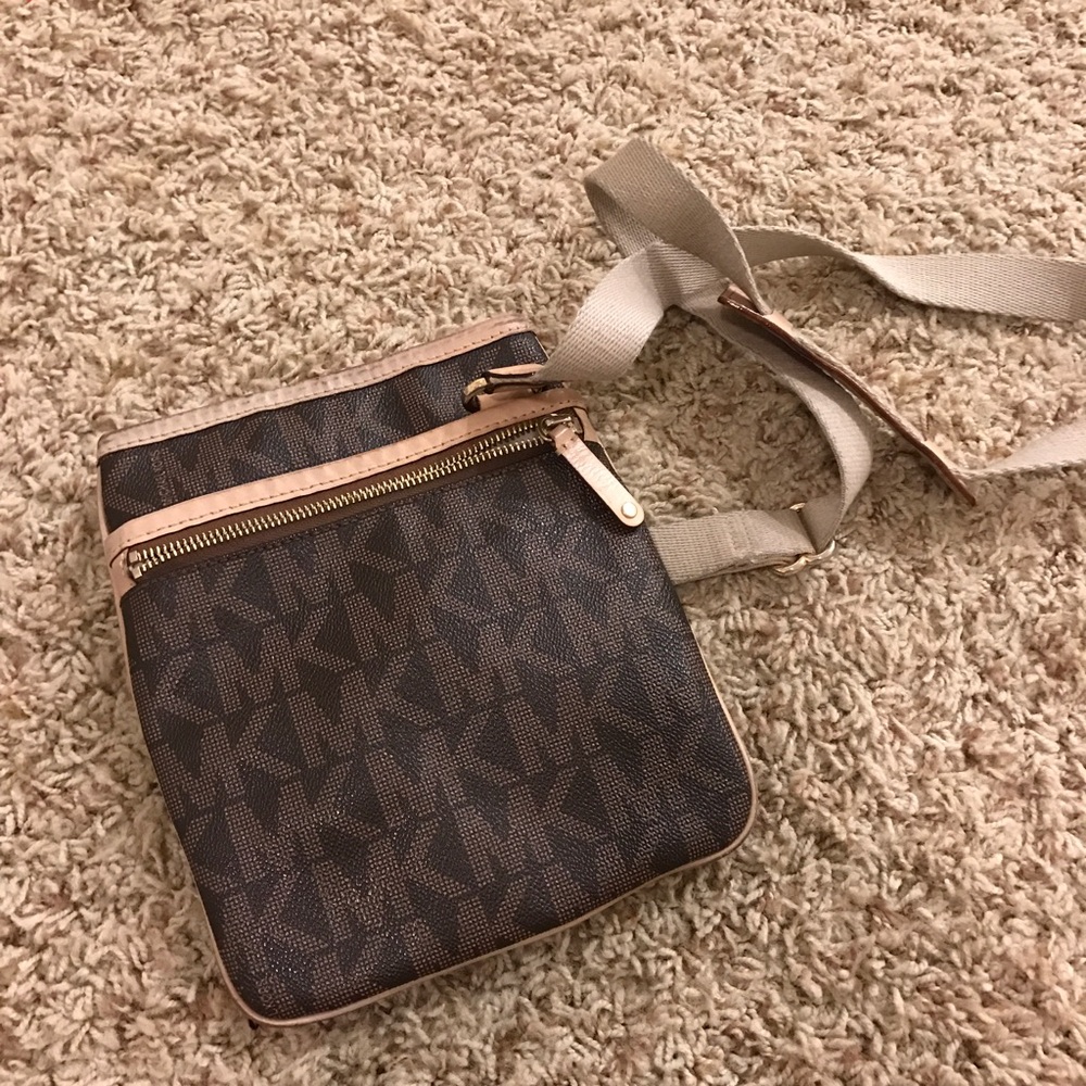 Michael kors crossbody