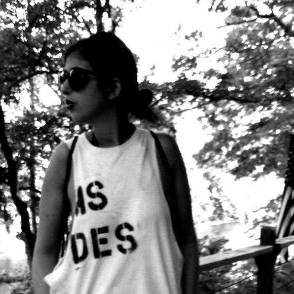 Meet your Posher, Des - Picture 4 of 5