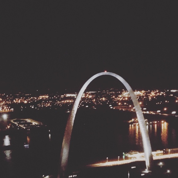 Meet your Posher, Des - Picture 2 of 5