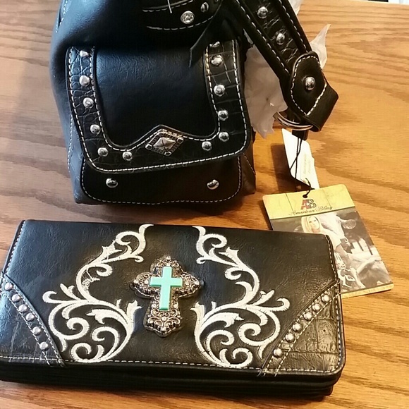 17 off American bling Handbags Authentic American bling purse and