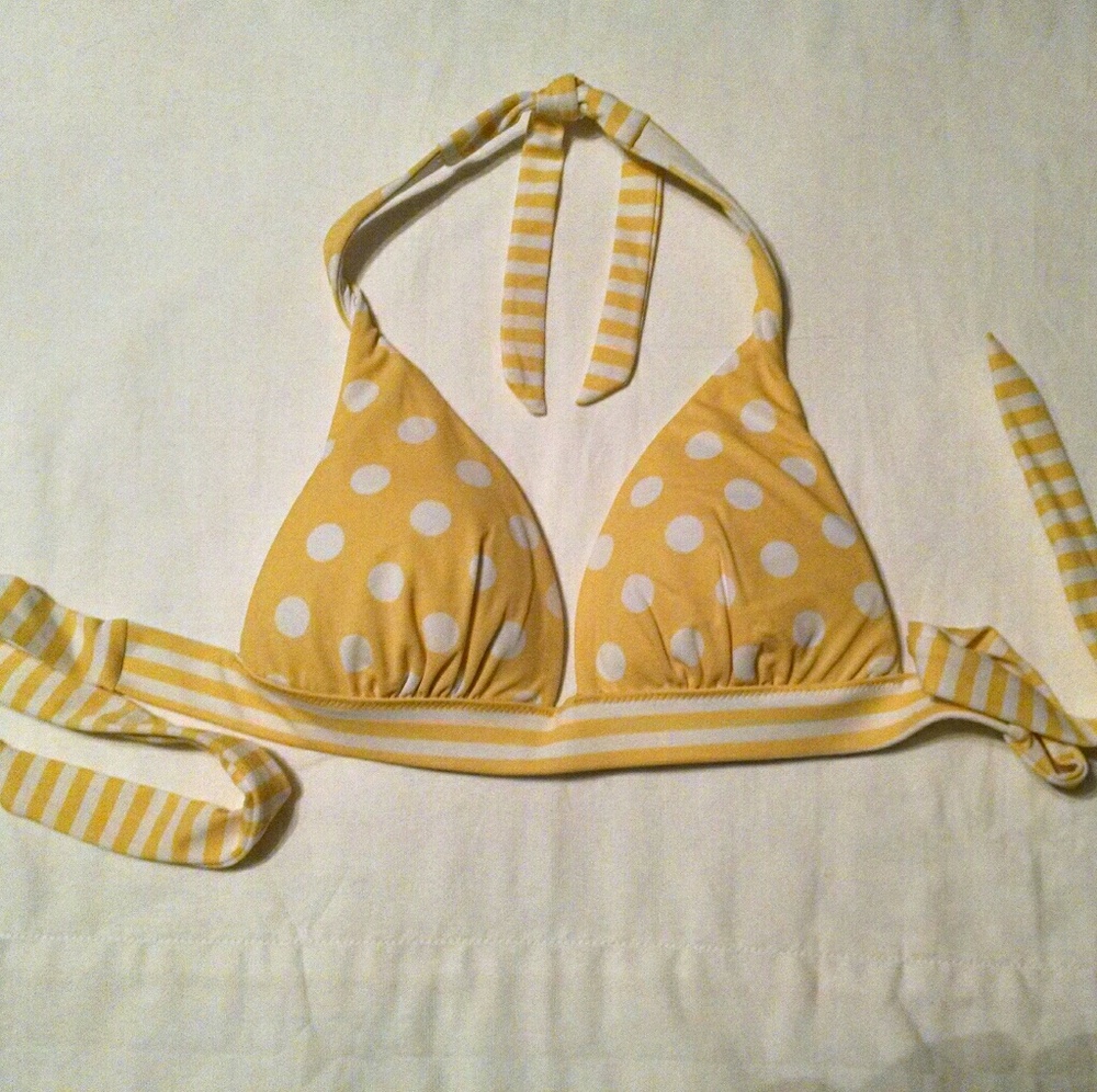 NWOT Victoria's Secret Small bikini top