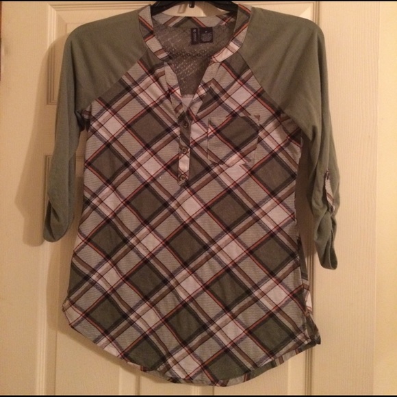 Green plaid top with partial lace back - Picture 1 of 4