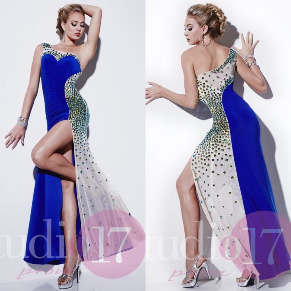 Fabulous Royal Blue Studio 17 Maxi Dress💙