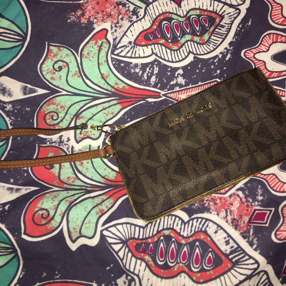 Michael Kors Jet Set Wristlet