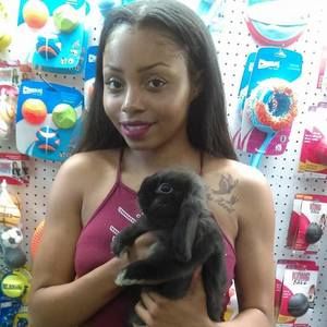 Meet your Posher, Ebony