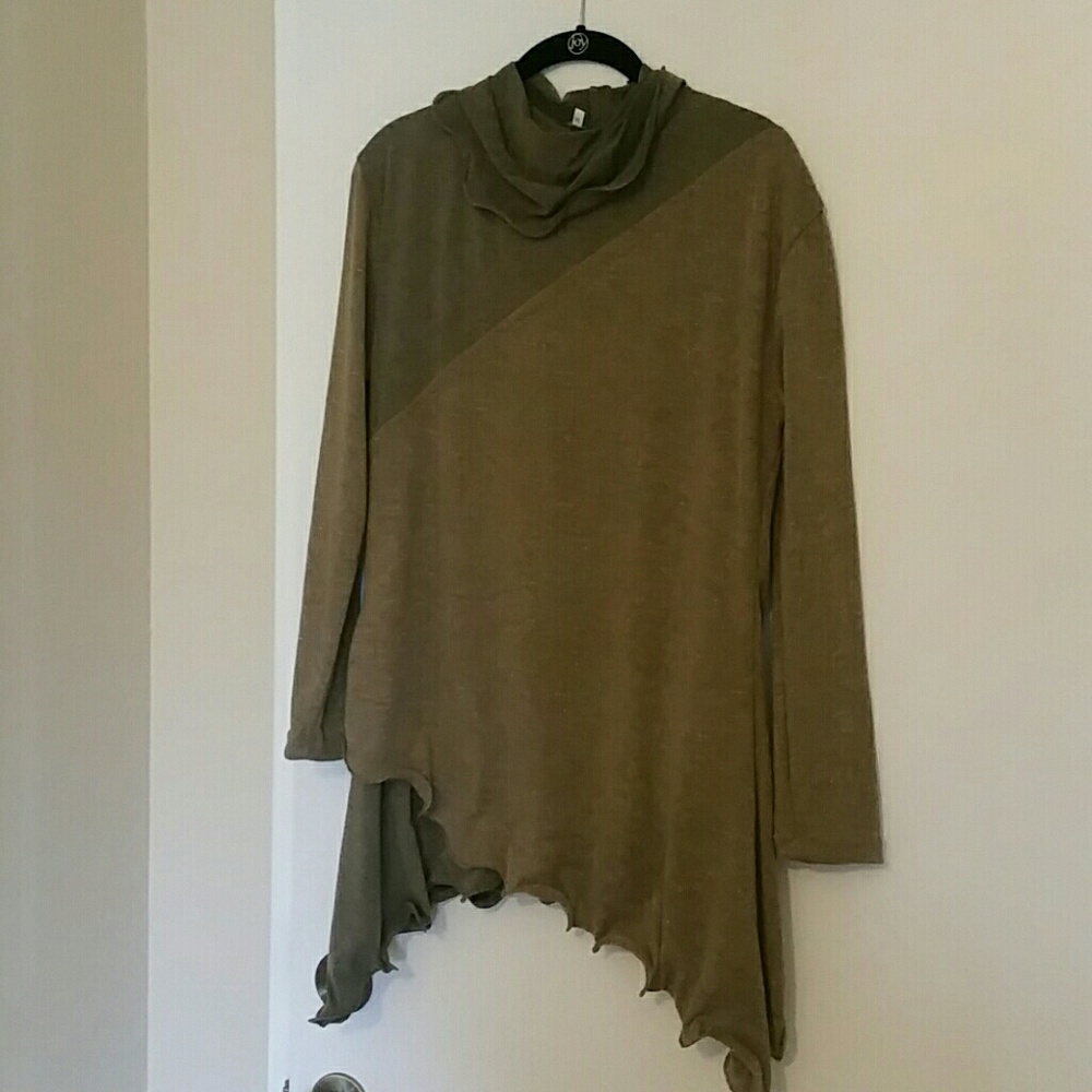 Flowy sweater NWOT