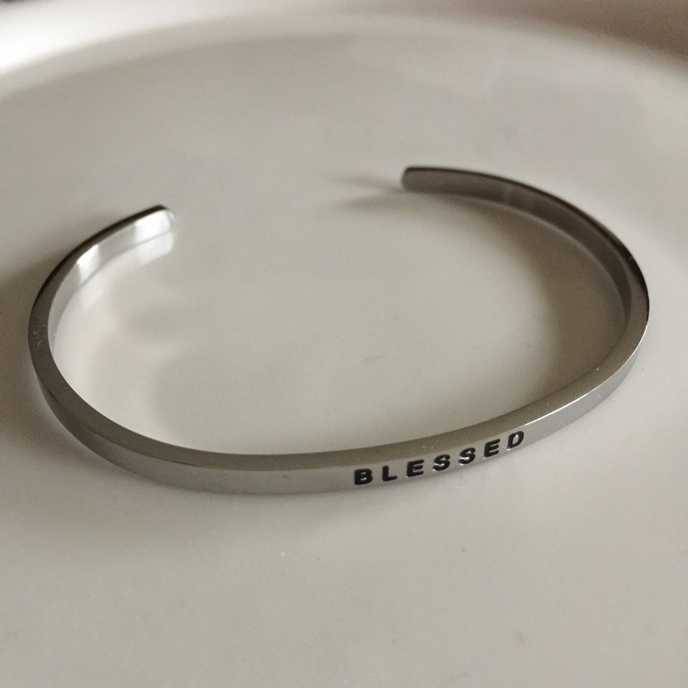 EUC Mantraband, Blessed, S