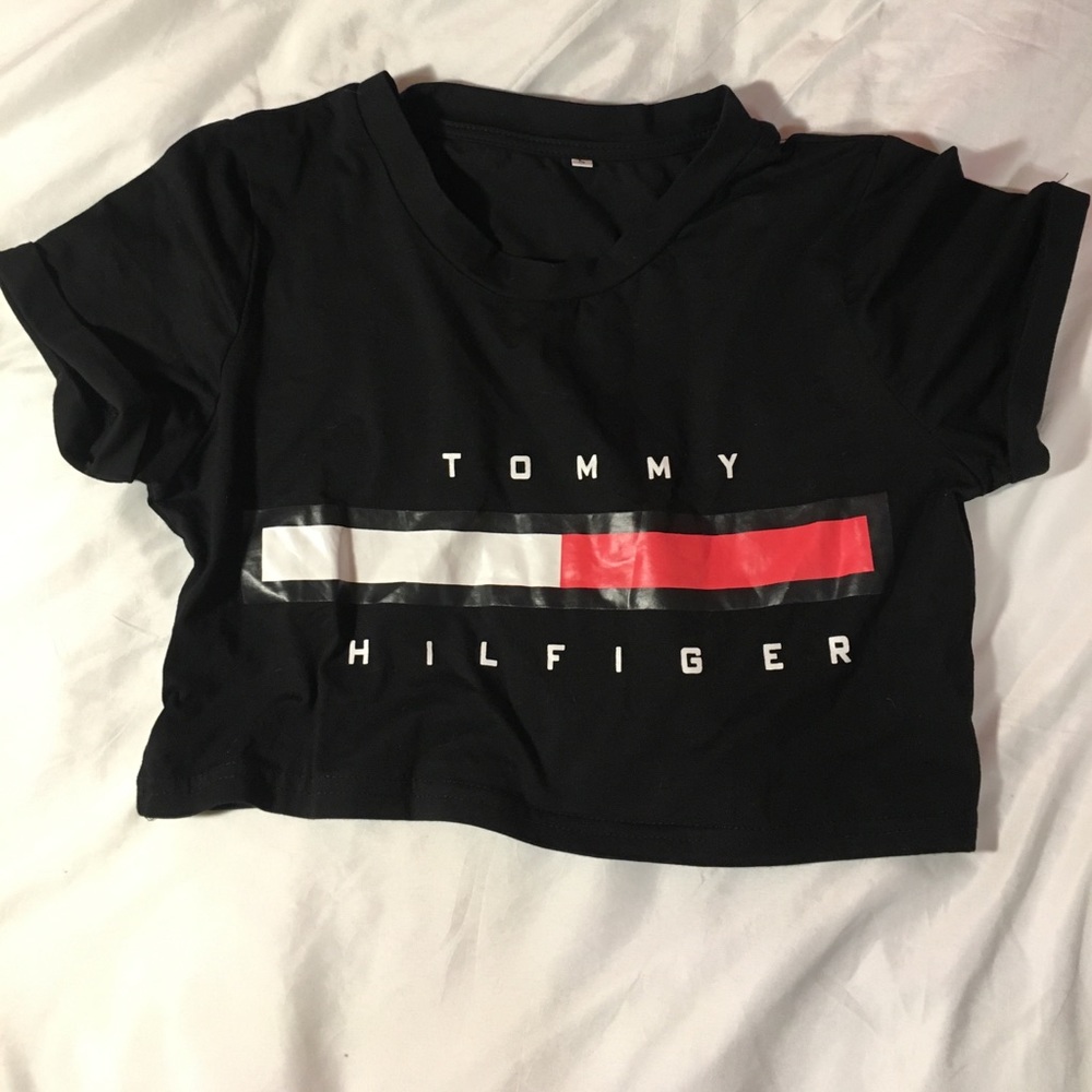 Cute Tommy Hilfiger Crop Top😍