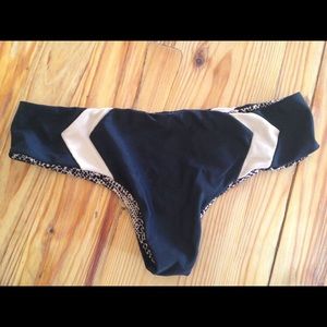 Acacia Mentawai bottoms L!