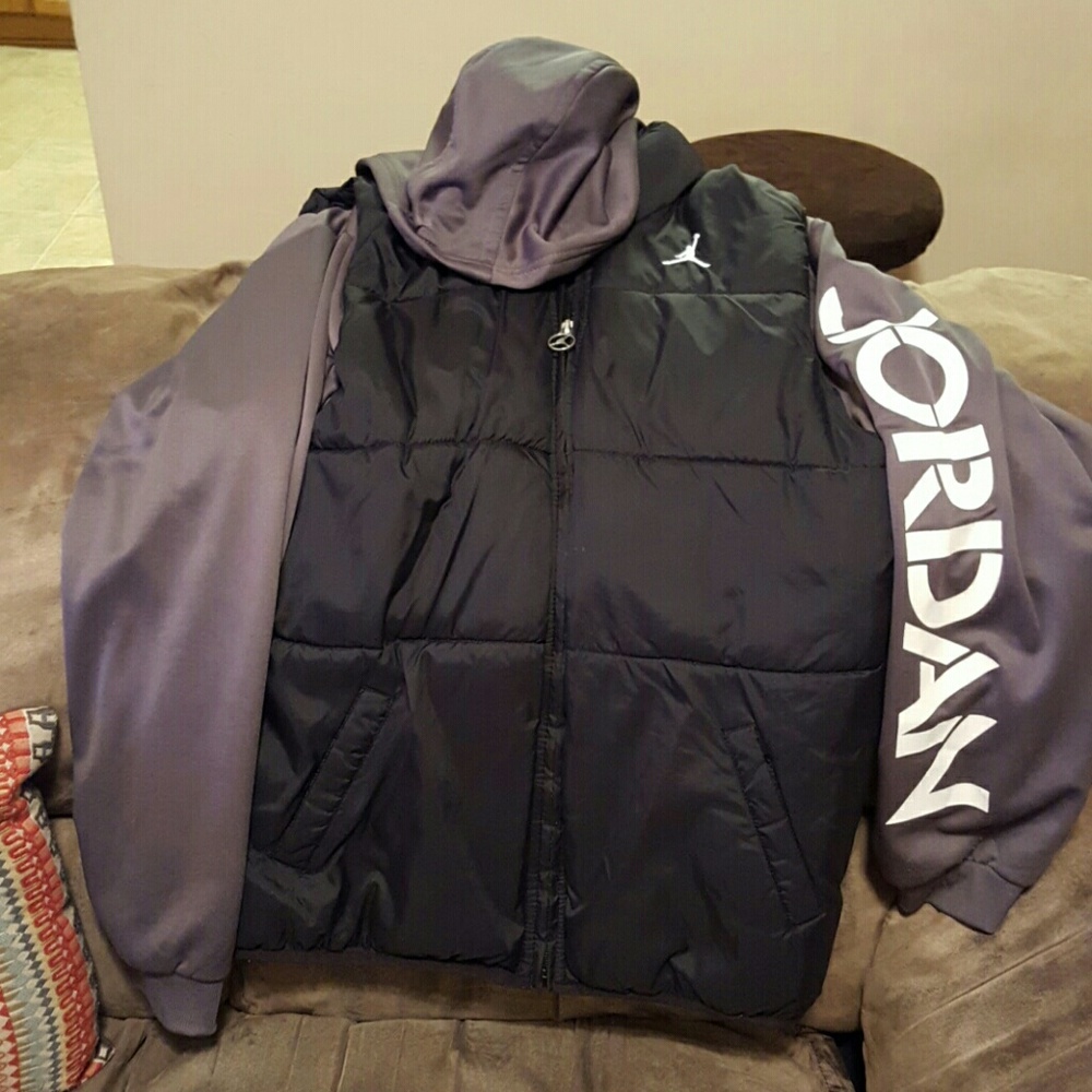 Boy's Jordan puff vest/jacket