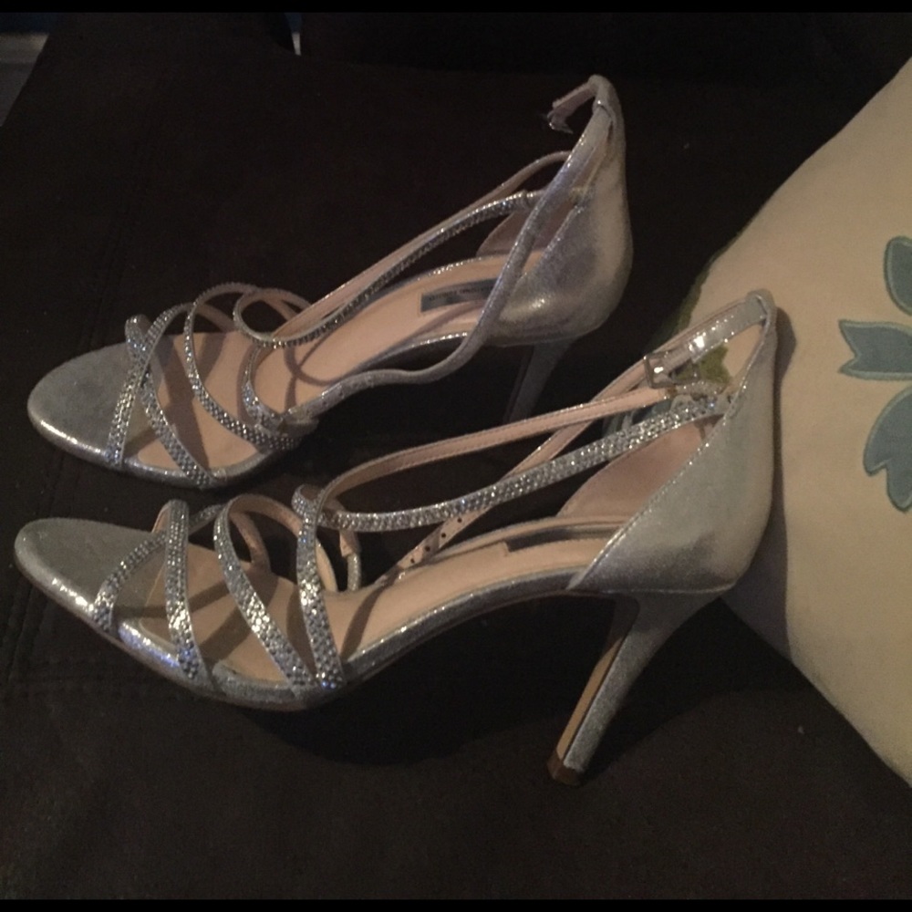 Heels - Picture 2 of 3