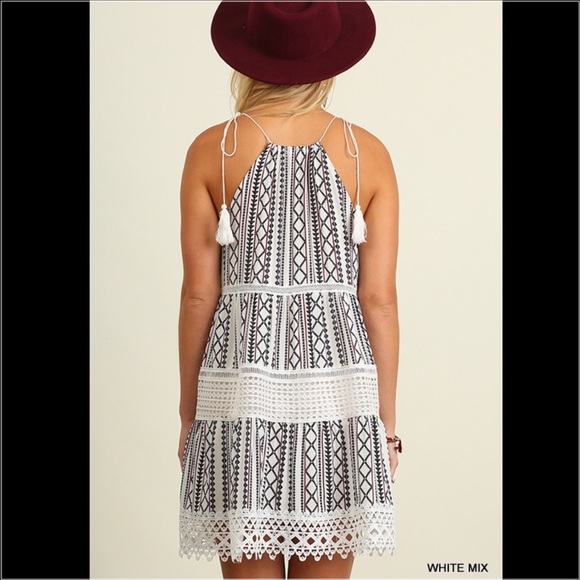 💙 Hist Pic Best in Boutiques Halter Neck Dress - Picture 2 of 5