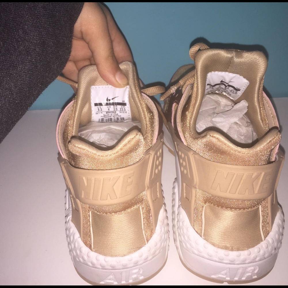 NIKE AIR HUARACHES